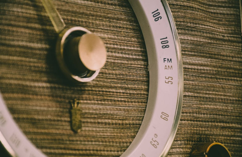 Hoe maak je een eigen online radiostation: tips voor beginners
