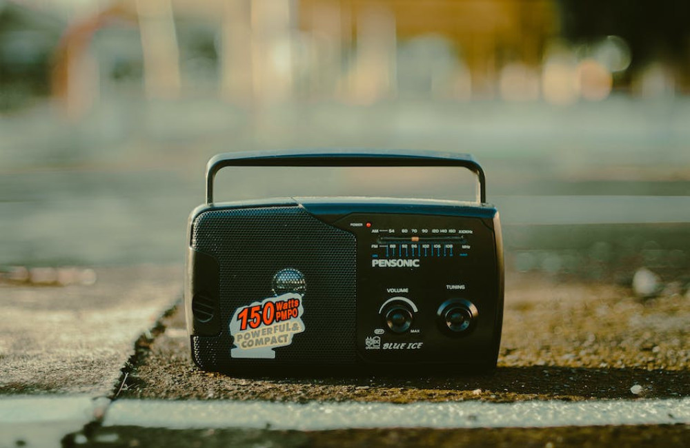 Hoe worden de tarieven voor radio reclame berekend?