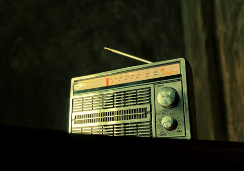 Wat is de frequentie van NPO Radio 4 en hoe luister je via FM en DAB plus in jouw regio