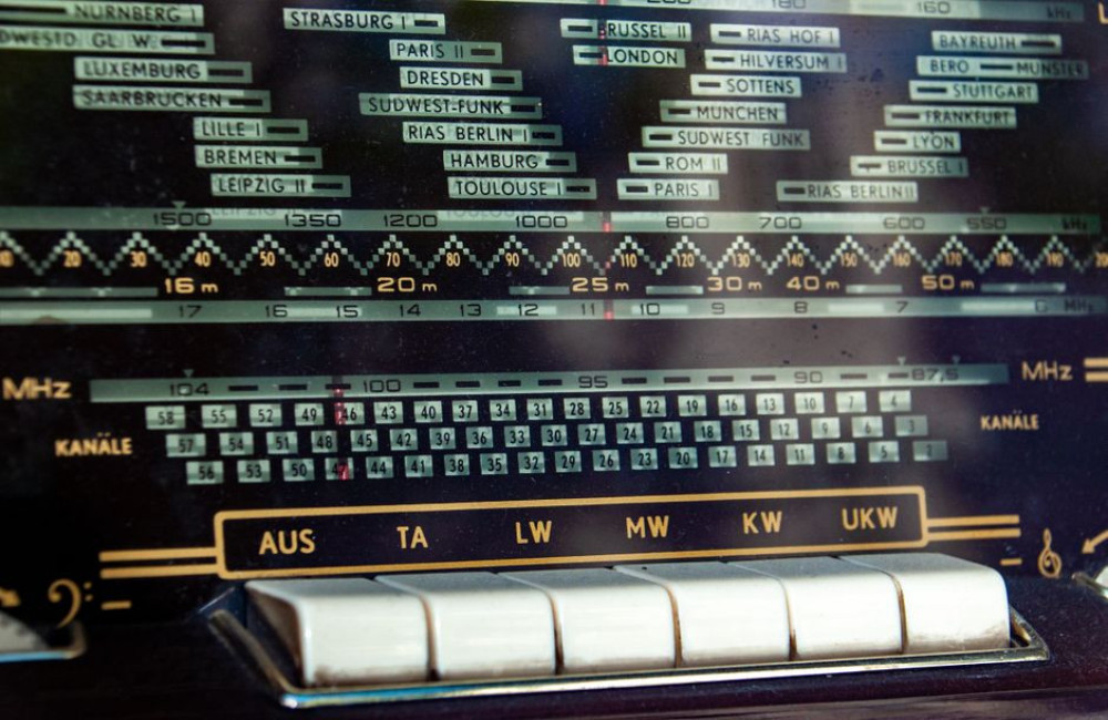 Kun je met een DAB+ radio Belgische zenders ontvangen in Nederland?