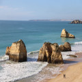 Praia da Rocha: het brede rotsstrand van Portimão in de Algarve
